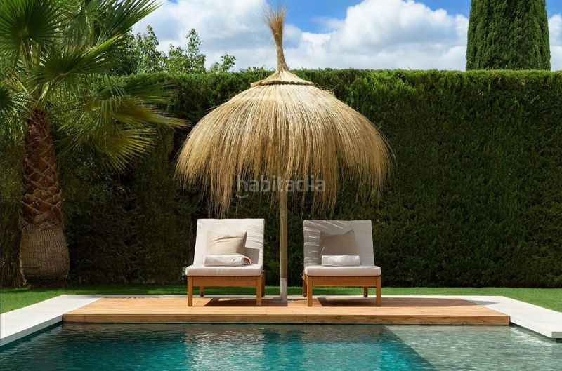 Foto b2b241bf-6418-4090-bb5e-580483a4f746. Xalet amb aparcament piscina a Las Brisas Marbella