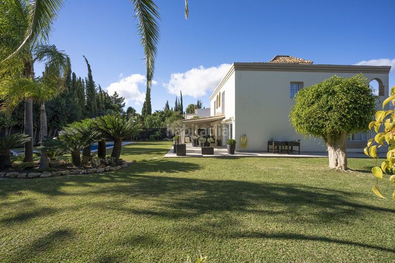 Foto 0ab7128f-73d8-4b56-a2a9-b11dbe8d07fd. Xalet amb aparcament piscina a Los Naranjos Marbella