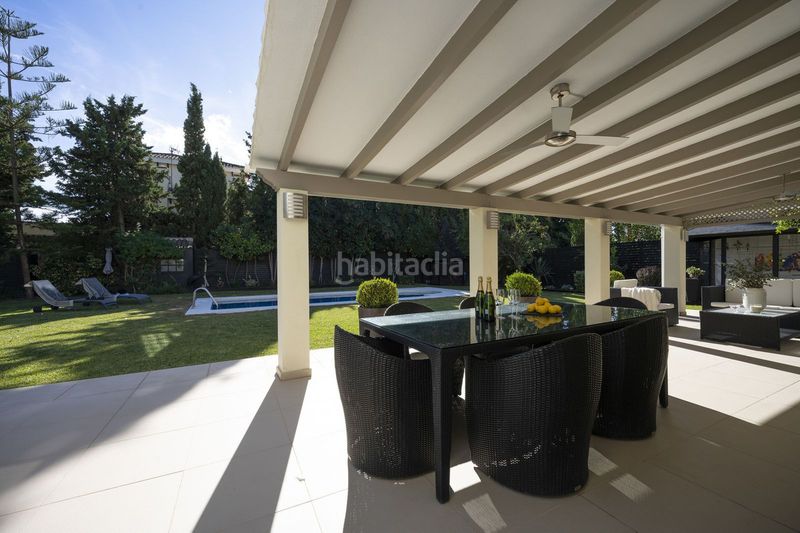 Foto ed35e1b3-462f-411e-b96f-591219f19293. Xalet amb aparcament piscina a Los Naranjos Marbella