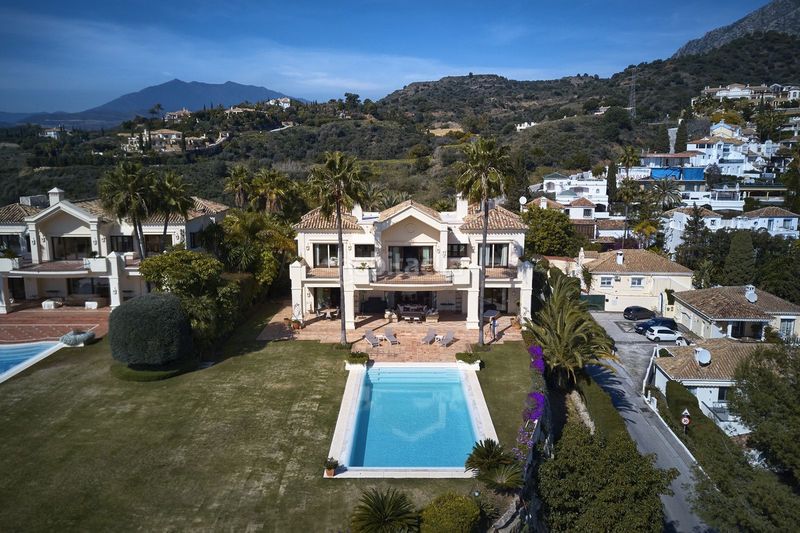 Foto 09d2c9da-67cd-48cd-8f3c-deee675a4a61. Chalet en Nagüeles Alto Marbella