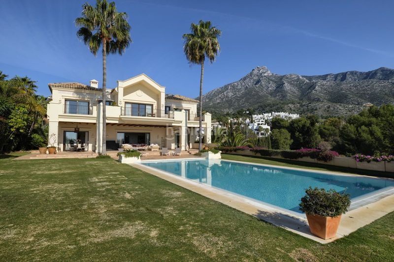 Foto 48f21ee1-fab1-47a4-8721-359634e3ec1c. Chalet en Nagüeles Alto Marbella