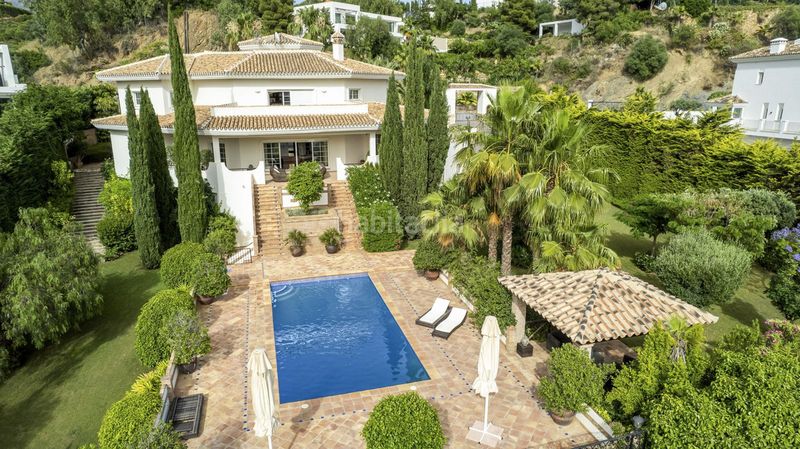 Foto 4bbb243a-49f3-4a0d-a907-885d7ad67f2f. Chalet en Centro ciudad Fuengirola