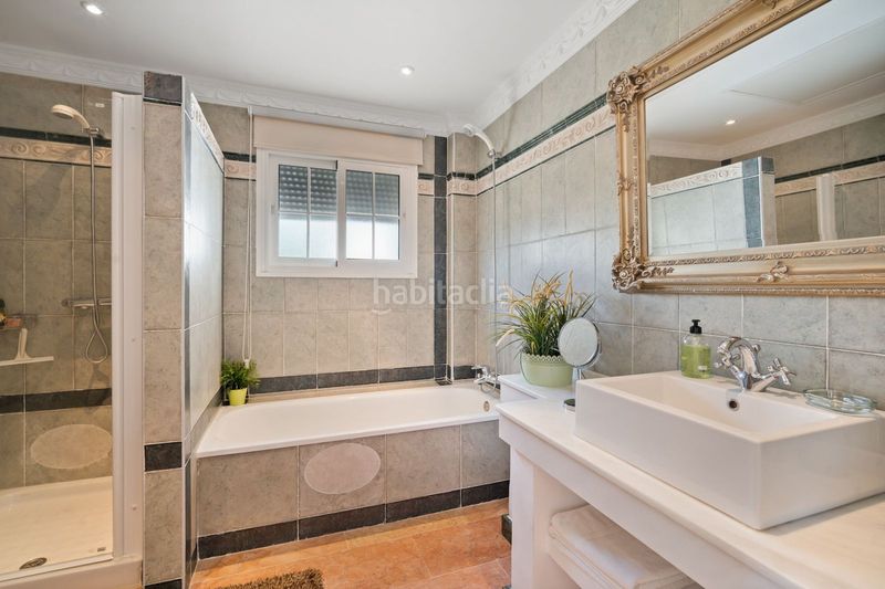 Foto c2a73eb7-cd29-4d86-aff9-c3e9aaf9cac0. Chalet en Centro ciudad Fuengirola