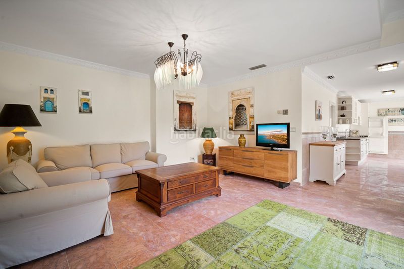 Foto d2aadc8e-6bce-4f6f-9e68-602a60e7d829. Chalet en Centro ciudad Fuengirola