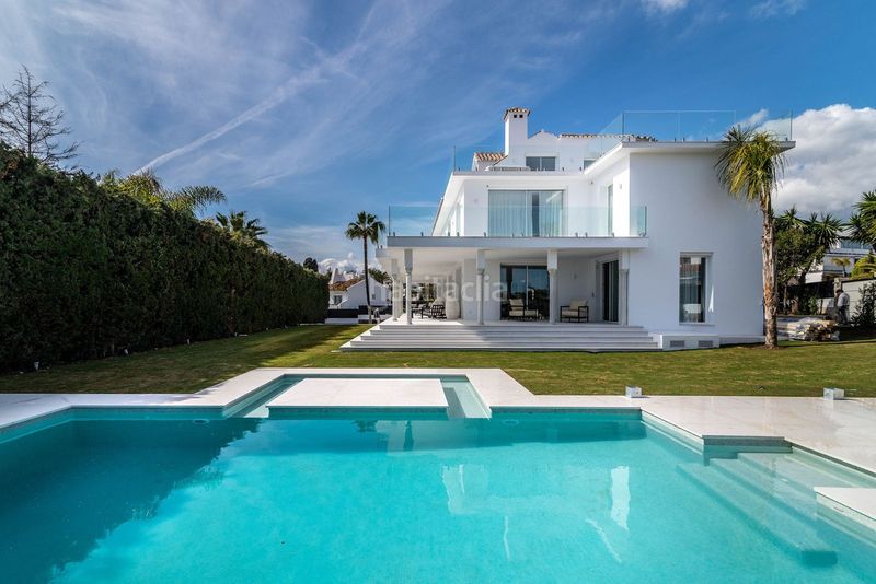 Foto 8fe7a8d3-3cad-4565-9ad5-ee83cfe101ee. Xalet amb aparcament piscina a Puerto Banús Marbella
