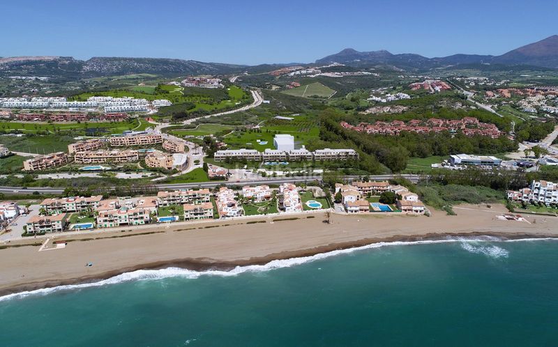 Foto 6fe35ac5-fd35-4c20-81d6-fd64e9da125e. Apartament amb aparcament piscina a marina de Casares Casares