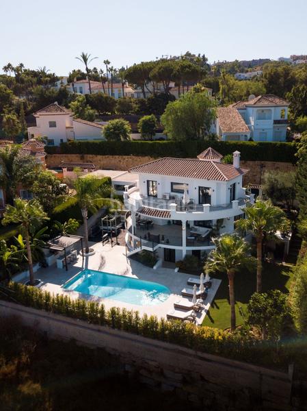 Foto ef0d1e23-e9fe-42fe-a528-f1e0bfb2afd8. Chalet with parking pool in La Carolina - Guadalpín Marbella