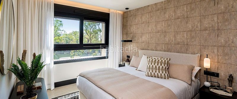 Foto c71502aa-8d59-4f92-af83-056a6f6e353c. Apartament amb aparcament piscina a Los Naranjos Marbella
