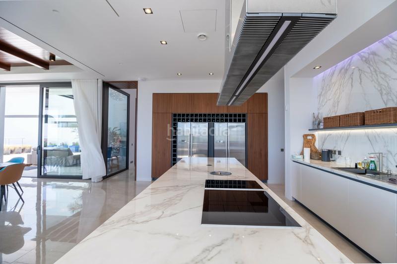 Foto 7142457a-d744-418c-9f75-0d1b9698e84e. Chalet avec parking piscine dans los arqueros - puerto del almendro Benahavís