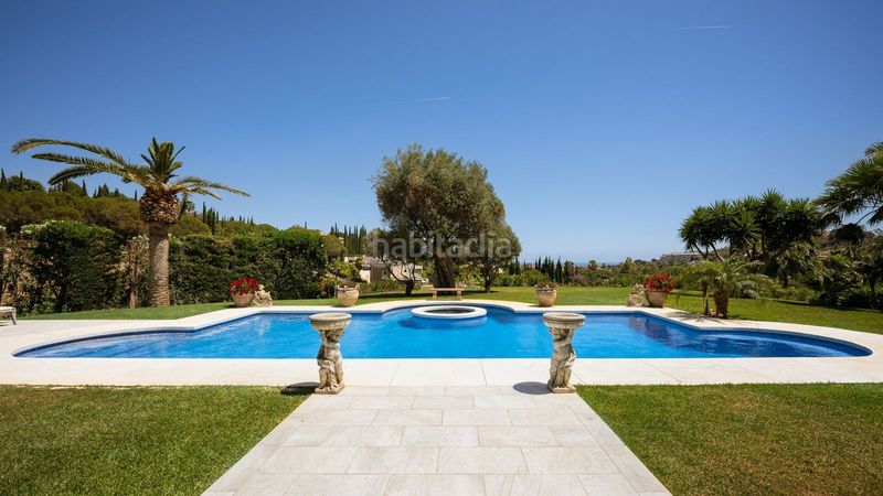 Foto 64326552-5b62-4888-8a9e-8157fabbbf45. Xalet amb aparcament piscina a Las Brisas Marbella