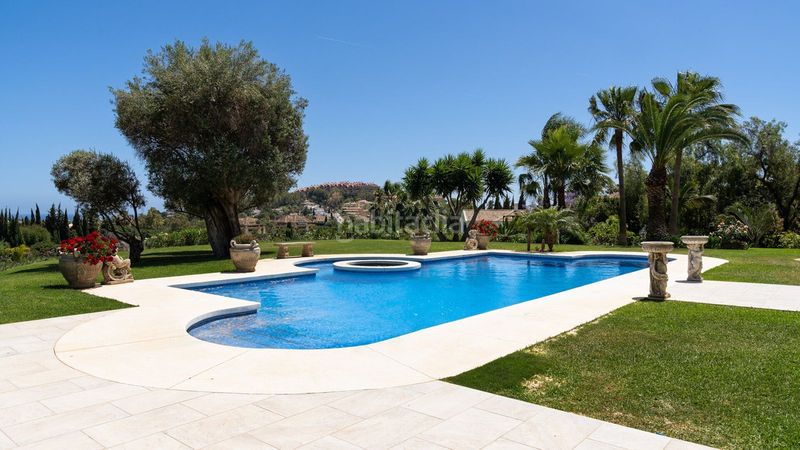 Foto 8764be3b-b59a-4c85-83a3-518870133522. Xalet amb aparcament piscina a Las Brisas Marbella
