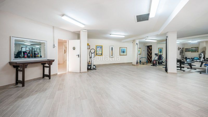Foto e7b13698-00d3-4bd4-b775-551ff06ae295. Xalet amb aparcament piscina a Las Brisas Marbella