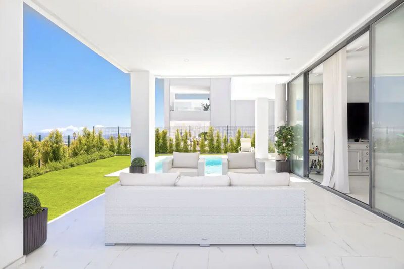 Foto 6661bf3f-342f-4ef4-8d2d-e4ebabbeae96. Xalet amb aparcament piscina a Torreguadiaro-San Diego Sotogrande