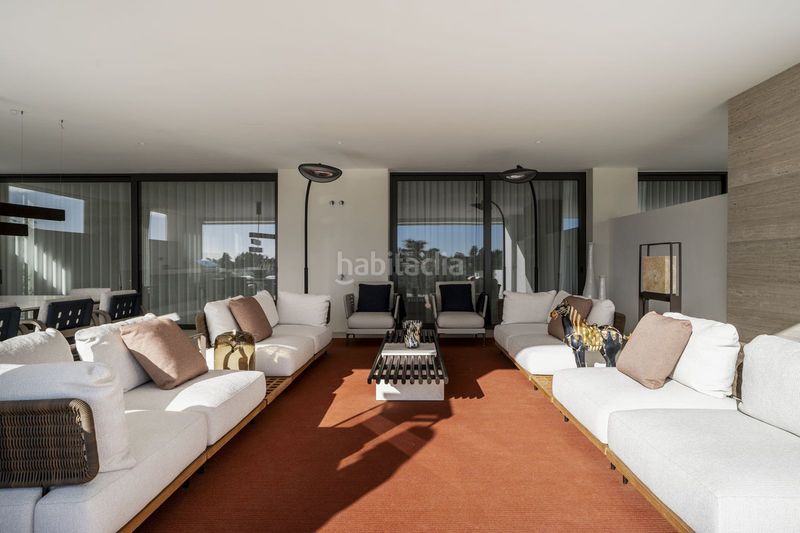 Foto f6c796e5-76a9-4c1b-8222-7365e2aa3fa3. Apartament amb aparcament a Las Lomas de Río Verde Marbella