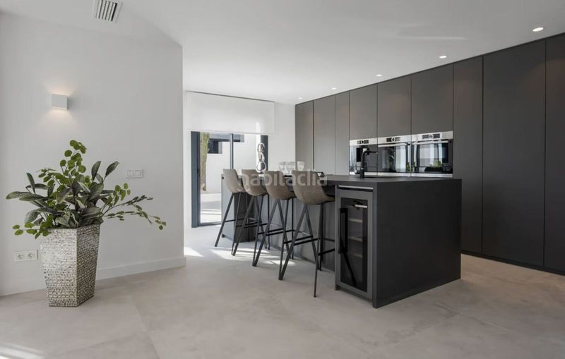 Foto 0b5b0850-af81-40d3-a432-b15a7ccaf20f. Xalet amb aparcament piscina a Los Flamingos Benahavís