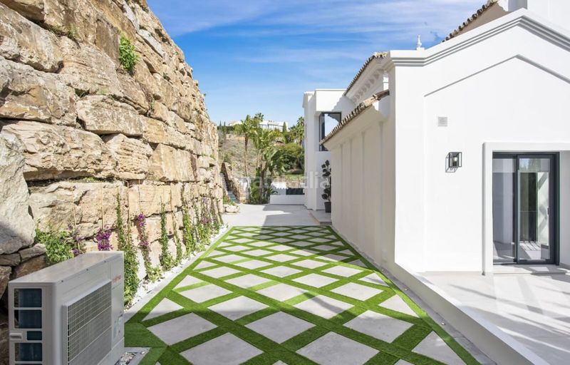 Foto 705b498c-b1c3-41c2-93e1-48a30bd17114. Xalet amb aparcament piscina a Los Flamingos Benahavís