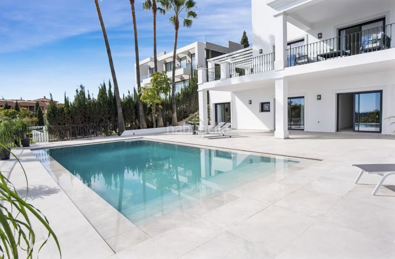 Foto 7cc6ccc6-eba0-4a19-b001-85d9af360148. Xalet amb aparcament piscina a Los Flamingos Benahavís
