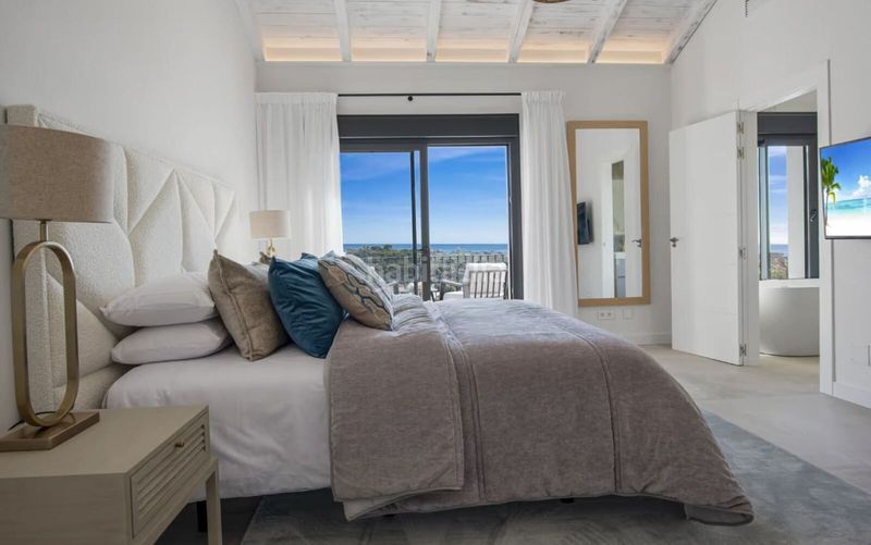 Foto f8b2b292-f2d4-4eb2-ade6-187e777abb5f. Xalet amb aparcament piscina a Los Flamingos Benahavís