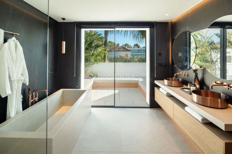 Foto 04feba4d-c9ba-4277-8150-61f95b478781. Chalet en Las Brisas Marbella