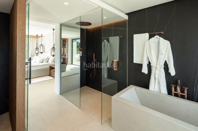 Foto 7e5c1b34-ef1a-40ee-b5ba-a34f520da95e. Chalet en Las Brisas Marbella