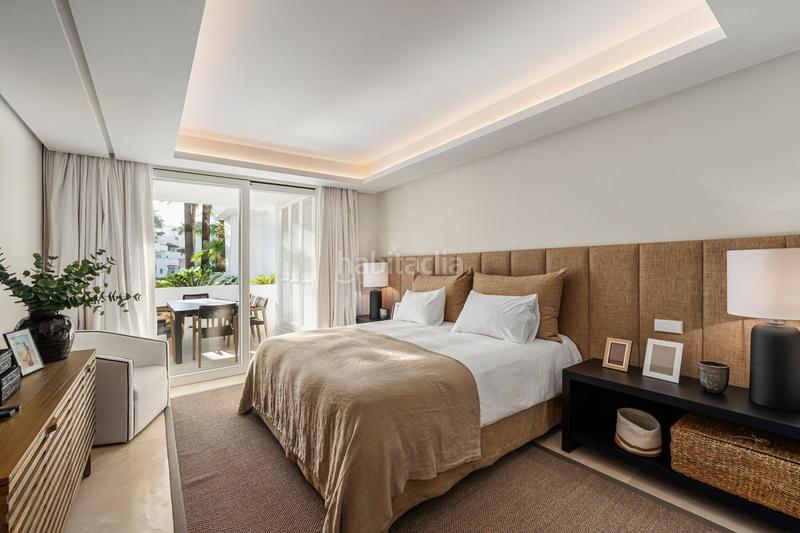 Foto e4cf89e6-01d4-4008-9ab5-7c6fbbae1ff9. Piano terra con parcheggio piscina in Puente Romano Marbella