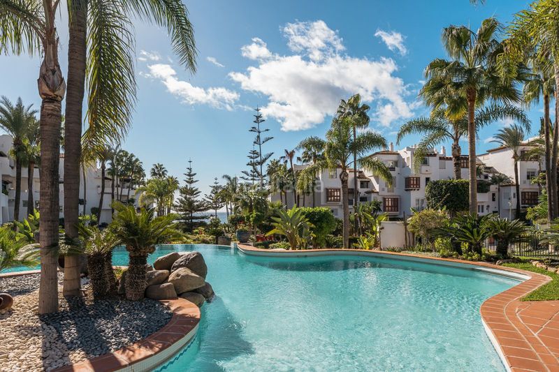 Foto 1484ab0c-66c9-40ba-a506-22eb4d10a0cd. Planta baja en Puente Romano Marbella