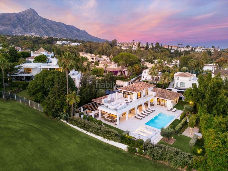 Foto 7bbf3fbd-a51e-472d-9bbe-319194313a8b. Chalet mit parking pool in Los Naranjos Marbella