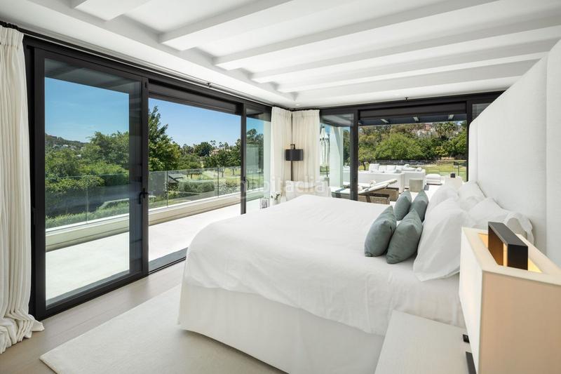 Foto add51eff-6e9e-4325-8ad6-a716898c07db. Chalet en Los Naranjos Marbella