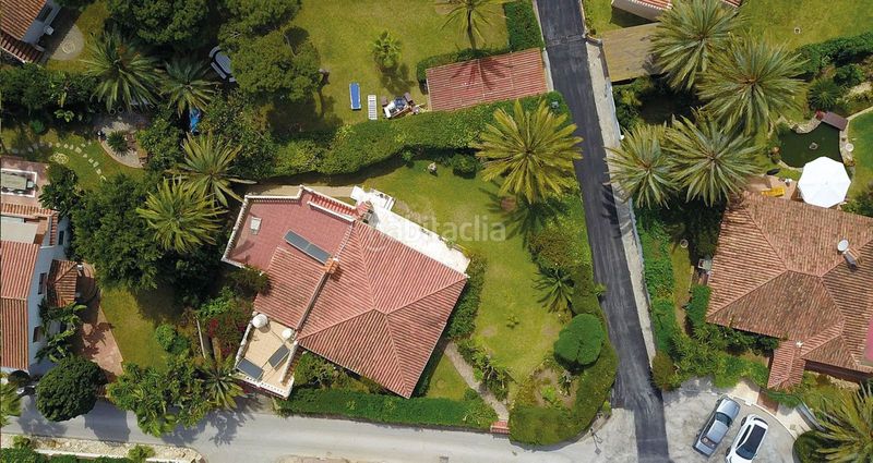 Foto 20b72837-4ba2-4f75-ae7e-d1a755c0cd15. Xalet amb aparcament a Marbesa Marbella