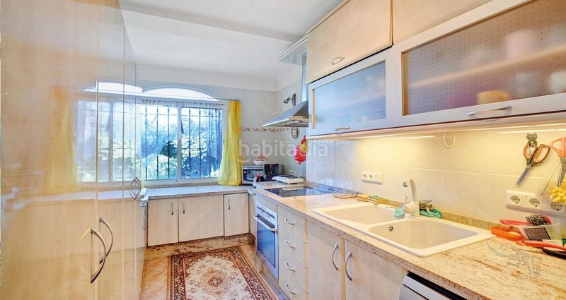 Foto c1ad89f9-db53-4fb5-b291-0cb14eabb770. Xalet amb aparcament a Marbesa Marbella