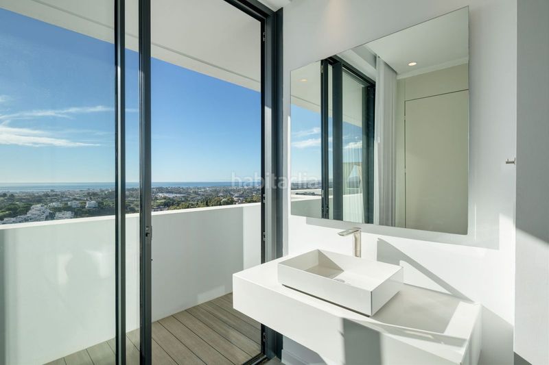 Foto 6f15729a-44b5-47e5-8e4a-3a5f2d827f75. Xalet amb aparcament piscina a La Quinta Benahavís