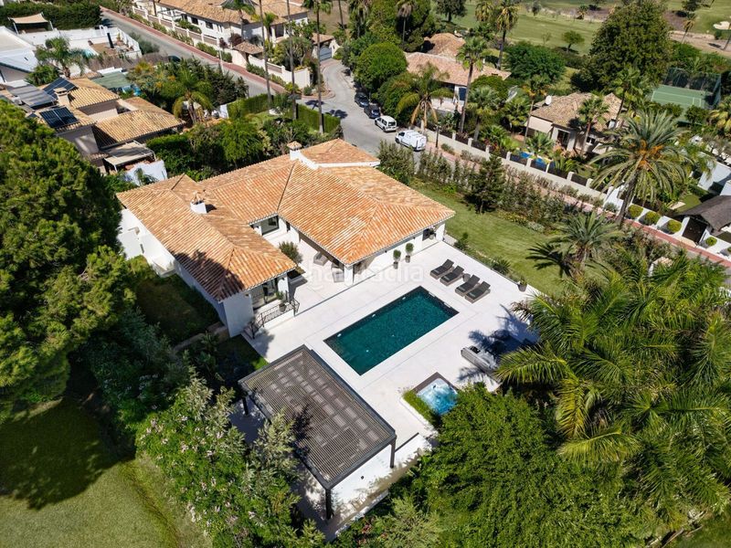 Foto 02072e04-e579-4ecb-a1ea-e89658e53d94. Chalet en Las Brisas Marbella
