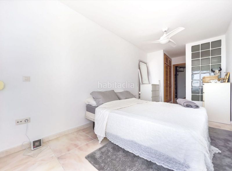 Foto 8a95bf88-c465-4a59-89cb-27ae68f40f70. Casa adossada amb piscina a Chullera Manilva