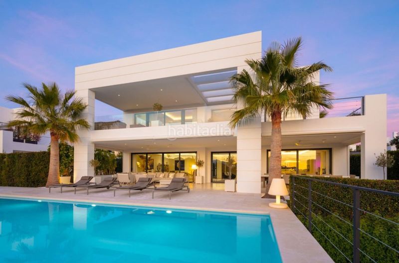 Foto 2577507b-f19c-408b-9ced-4f9f5f0d7545. Xalet amb aparcament piscina a Las Brisas Marbella