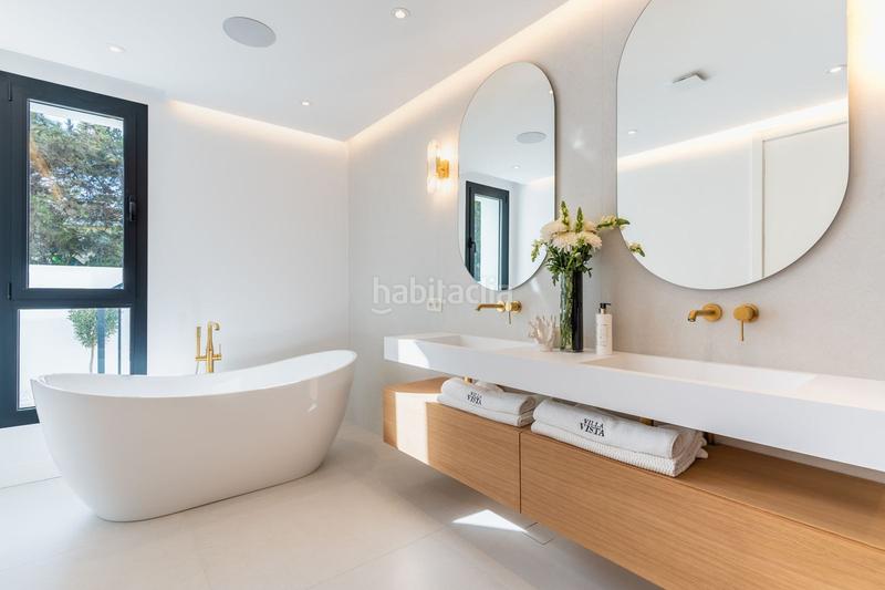 Foto 26ca2f0e-c3e0-4be2-9b81-a8c84f801751. Chalet con parcheggio piscina in Marbesa Marbella