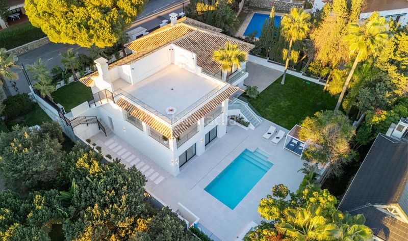 Foto c28166be-abd1-4b44-abfa-7623f9a26ae9. Xalet amb aparcament piscina a Marbesa Marbella