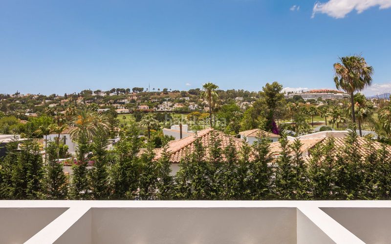 Foto 26cd2861-ab65-49e6-b513-6db99abe44bf. Xalet amb aparcament piscina a Las Brisas Marbella