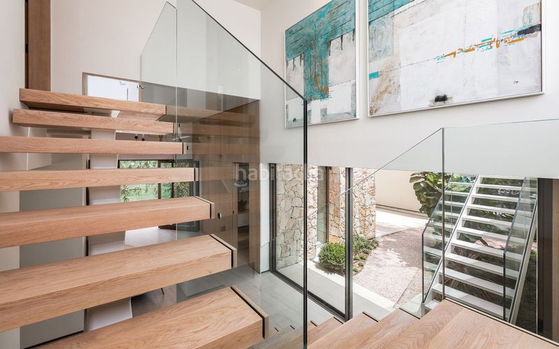 Foto 2ed29ee7-c019-4d62-98e2-c96283573f2c. Xalet amb aparcament piscina a Las Brisas Marbella