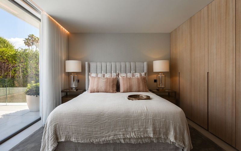 Foto 45445011-6eed-4ae8-8bff-19b57e4b0d49. Xalet amb aparcament piscina a Las Brisas Marbella