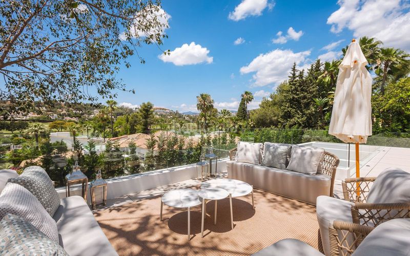 Foto a5537b40-e406-476b-8c85-d370493cf636. Xalet amb aparcament piscina a Las Brisas Marbella