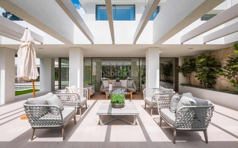 Foto bb98012d-fe7e-4904-b292-d475b893f8c5. Xalet amb aparcament piscina a Las Brisas Marbella