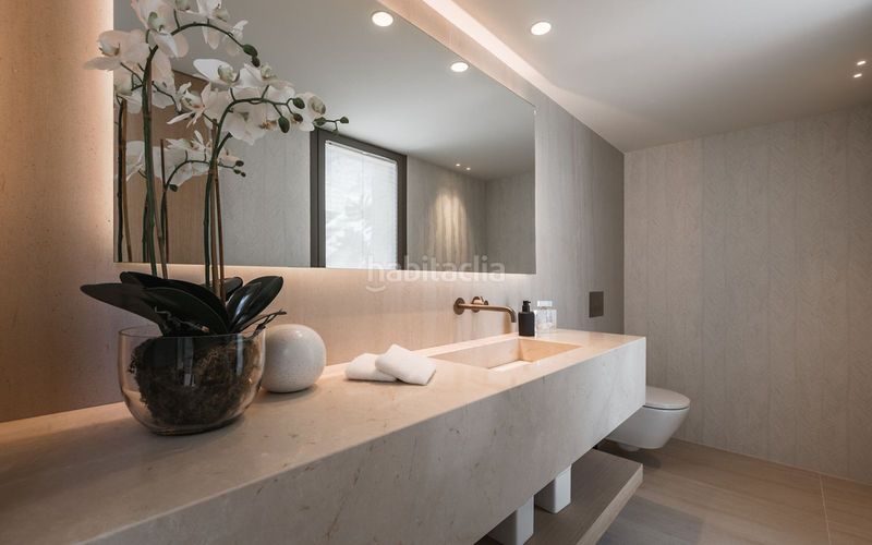 Foto d31a310e-aedc-4998-889f-352a06dff7e1. Xalet amb aparcament piscina a Las Brisas Marbella