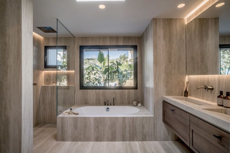 Foto eeacb087-0d93-4f18-b823-e618fbcfa2aa. Àtic amb aparcament piscina a La Quinta Benahavís