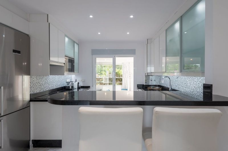 Foto 4a76d1b1-9ced-4f46-8b7c-de8a96f55269. Planta baixa amb aparcament piscina a La Carolina - Guadalpín Marbella