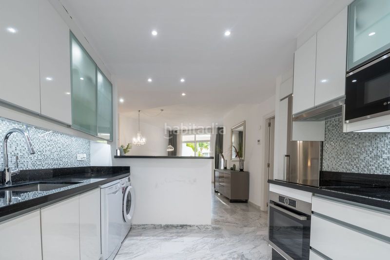 Foto 8e606bbe-174a-486f-9213-d6b6ac5b8d3e. Planta baixa amb aparcament piscina a La Carolina - Guadalpín Marbella