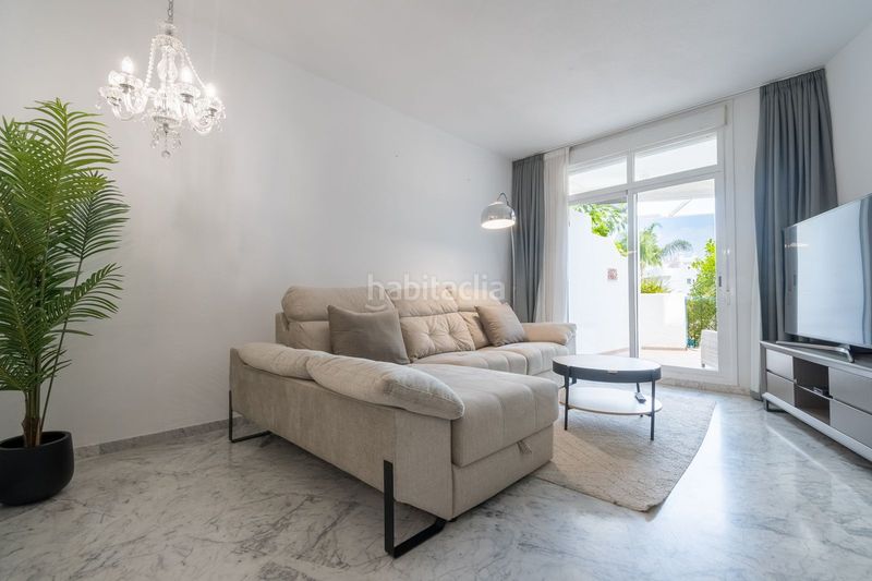 Foto bb0c1b0d-2bc8-430c-ad76-418274e0b8de. Planta baixa amb aparcament piscina a La Carolina - Guadalpín Marbella