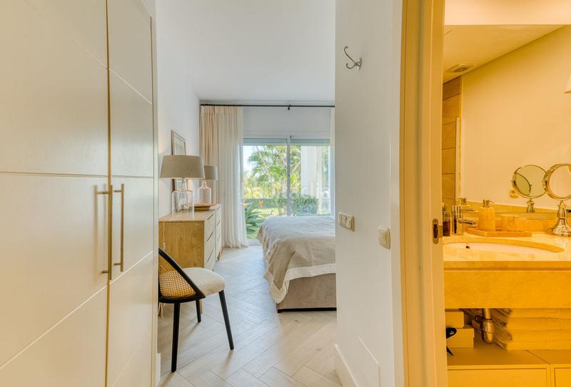 Foto b755266d-d7eb-4f89-ac6c-c5697890c4e0. Erdgeschoss mit parking pool in Casares pueblo Casares