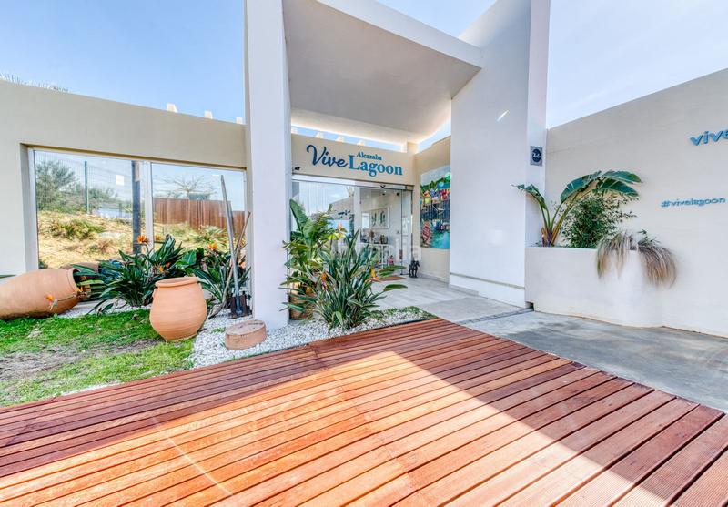 Foto fbf749e5-6a74-4f84-81fc-87c23bec8bc4. Piano terra con parcheggio piscina in Casares pueblo Casares