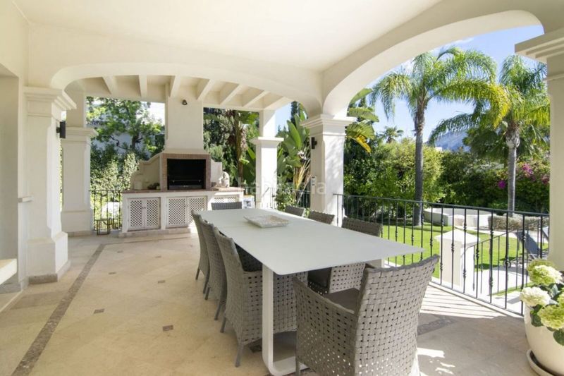 Foto 04855f5e-d272-470e-843f-87ed9a65b2e6. Xalet amb aparcament piscina a Las Brisas Marbella