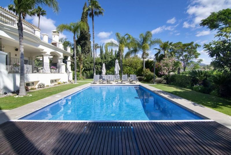 Foto 4e0fadea-b57b-403c-92ce-07eb2ed1544e. Xalet amb aparcament piscina a Las Brisas Marbella